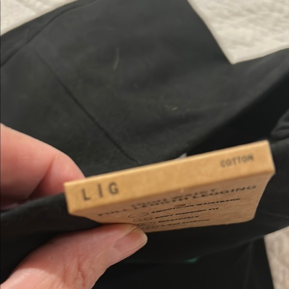 PINK Victoria's Secret Black and Pink Leggings with Gradient Logo - Picture 4 of 8